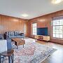 7 Mi to Downtown Toledo: Pet-friendly Apartment
