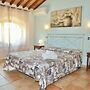 Resort with pool in Riparbella