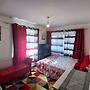 Room-charming London Guest Room With Gar