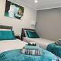 2-bedroom Guesthouse in Derby City, Parking, Wi-fi