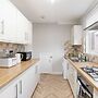 Comfy 3bed House-parking-garden