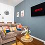 Spacious 3 Bed Flat-free Parking