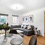 Modern 2bed Apartment-free Parking