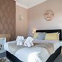Cozy 3 Bed Apartment - Parking