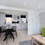 Modern 5 Bed-2 Bath Apartment