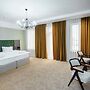 Astoria Plaza Hotel