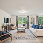 Relaxing Pet-friendly Spring Hill Escape 4 Bedroom Home