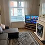 Stylish Home Near Shopping - Book Summer Stays Now