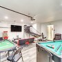 Game Room, Hot Tub & Mtn Views: Palm Springs Gem