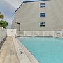 Beachfront Condo w/ Balcony on Manasota Key