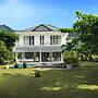 Villa Mimi Beachfront Beau Vallon