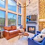 Luxury 2BR Mountain Townhouse w Picturesque Views