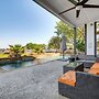 Luxe Family Gem in Montgomery: 'the Lake House!'