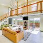 Lake Taneycomo Views: Family-friendly Cabin!