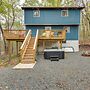 Spacious Family Home w/ 2 Decks in Pocono Lake!