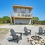 Hot Tub & Valley Views: Hidden Gem in Texas