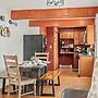 Stylish Renovated Home Open Layout, Coffee Bar + Near Hiking & Waterfa