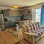 Modern 3 Bedroom Penthouse With Rooftop Views