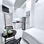 250 sq.ft Studio Apartment with Pool 3