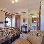 The Charles Pacific Grove - Artfully Designed Inclusive Inn