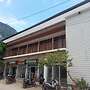beehive elnido tourist inn