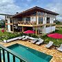 Moyoni Africa Lodge & Tours