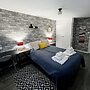 Central Brighton 1-bedroom Flat Modern & Bright Walk to Beach Sleeps 2