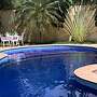 Casa com Piscina - Quartos Privativos