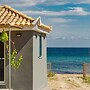 Beach House Steps Away From the sea