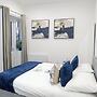 Chic City Apartment in Wallington