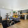 Comfy Stay in Bellevue Parking Included