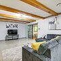 Walk to Graceland: Spacious Memphis Home!