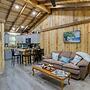 < 1 Mi to Devils Fork Recreation Area: Cozy Cabin!