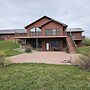 Lakeside 4br Retreat Private, Peaceful & Scenic 4 Bedroom Villa