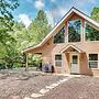 Sip, Hike & Explore: Sleek Retreat in Cleveland!