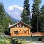 Mount Robson Mountain River Lodge