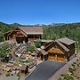 Glacier Luxury Lodge