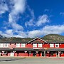 Affordable Choice - Lillooet Hotel Victoria