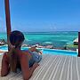 Sandbar Beachfront Hostel & Restaurant