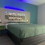 Hi-Way Host Motel
