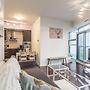 AOC Suites 2 Bedroom Condo, City CN Tower View