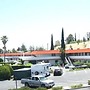 Desert Inn Motel