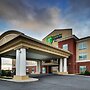 Holiday Inn Express & Suites Lancaster East - Strasburg, an IHG Hotel