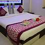 OYO 1216 Hotel New White House