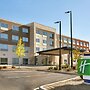 Holiday Inn Express & Suites Salisbury, an IHG Hotel