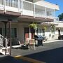 Shoreline Resort