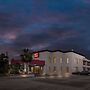 Econo Lodge Inn & Suites