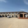 Clarion Hometown Inn