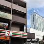 Place2Stay - Opposite Hilton
