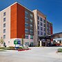 Holiday Inn Express & Suites Moore, an IHG Hotel